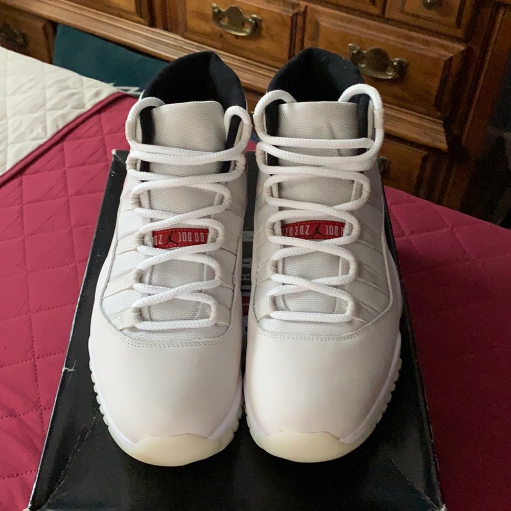 Jordan 11 Platinum Tint size 10.5